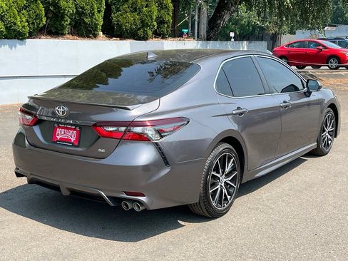 Used 2022 Toyota Camry SE w/ Carpet Mat Package (TMS) FWD image 7