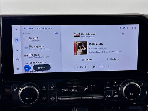 Used 2026 Toyota Highlander XLE image 15