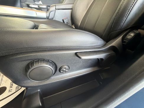 Used 2022 Mercedes-Benz GLB 250 4MATIC image 14