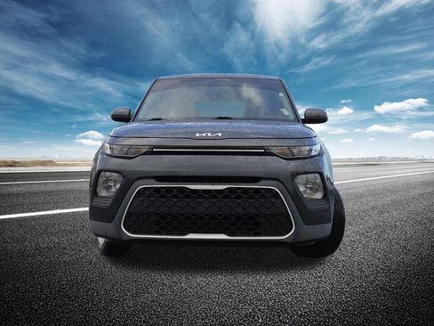 Used 2022 Kia Soul LX image 9