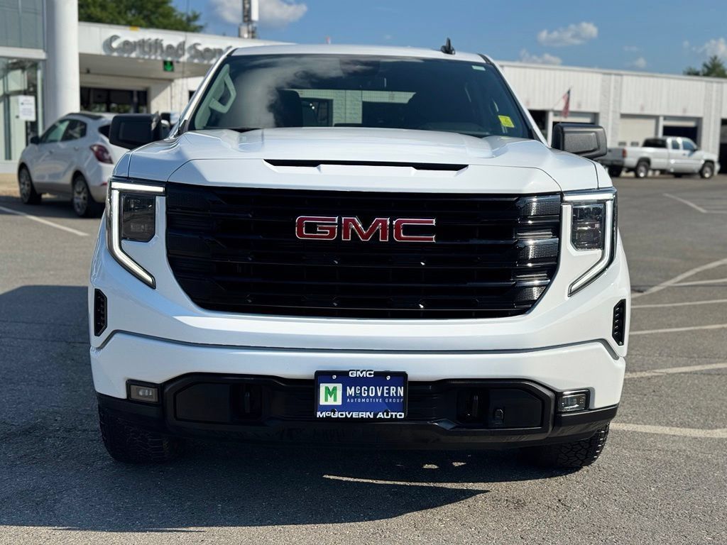 Used 2023 GMC Sierra 1500 Elevation w/ X31 Off-Road Package AWD/4WD image 9