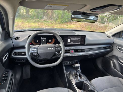 Used 2025 Kia K4 FWD image 33