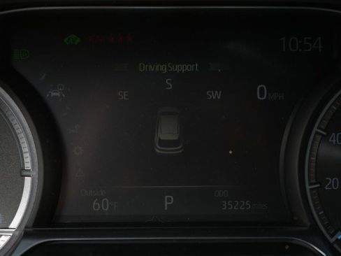 Used 2021 Toyota Venza XLE image 46