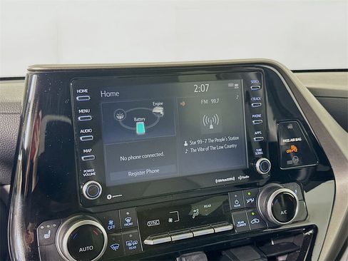 Used 2021 Toyota Highlander XLE image 26