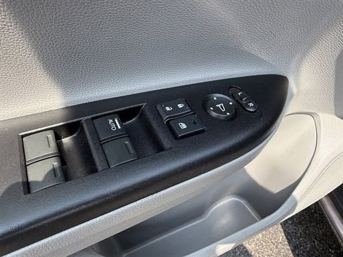 Used 2017 Honda Accord LX image 11