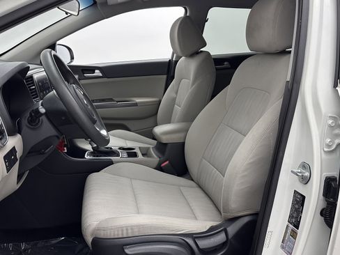 Used 2020 Kia Sportage LX AWD/4WD image 12