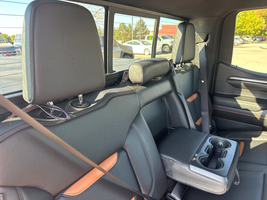 Used 2024 GMC Sierra 1500 AT4 w/ Technology Package AWD/4WD image 24
