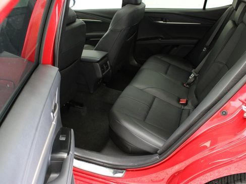 Used 2026 Toyota Camry XSE FWD image 30