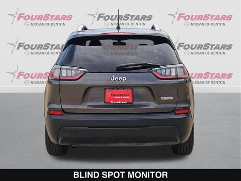 Used 2019 Jeep Cherokee Latitude Plus w/ Comfort/Convenience Group FWD image 5