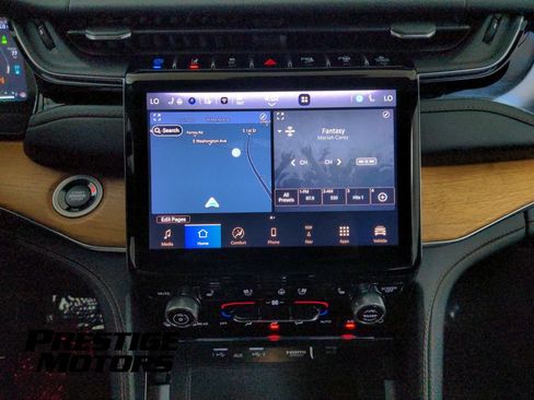 Used 2022 Jeep Grand Cherokee Summit AWD/4WD image 22