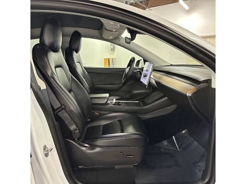 Used 2022 Tesla Model Y Performance image 22