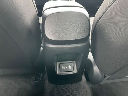 Used 2025 Hyundai Elantra SEL image 22