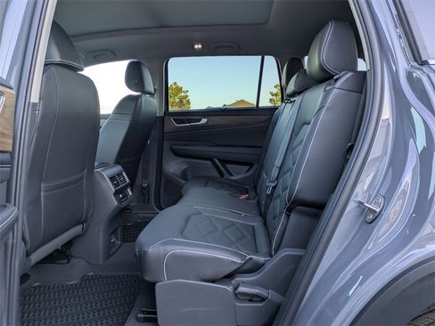 New 2026 Volkswagen Atlas SE image 17