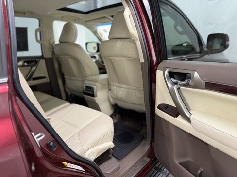 Used 2017 Lexus GX 460 Premium w/ Premium Package AWD/4WD image 31