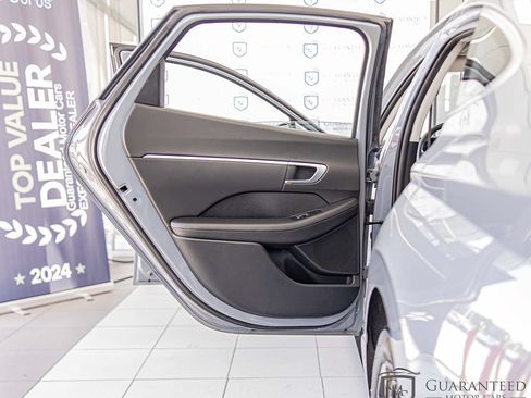 Used 2025 Hyundai Sonata SEL FWD image 32