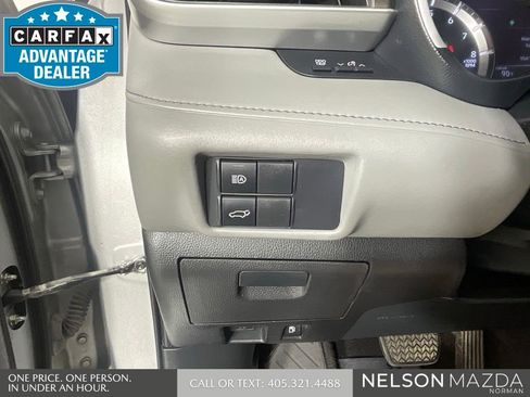 Used 2021 Toyota Highlander XLE AWD/4WD image 41