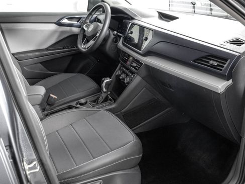 Used 2024 Volkswagen Taos SE w/ Panoramic Sunroof Package AWD/4WD image 42