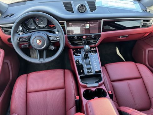 New 2025 Porsche Macan image 17