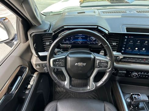 Used 2022 Chevrolet Silverado 1500 LT Trail Boss w/ LT Trail Boss Premium Package AWD/4WD image 35