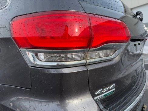 Used 2015 Jeep Grand Cherokee Limited w/ Luxury Group II image 4