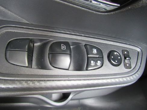 Used 2024 Nissan Versa SV image 29