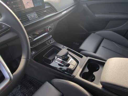 Used 2025 Audi Q5 2.0T Premium Plus w/ Premium Plus Package image 16