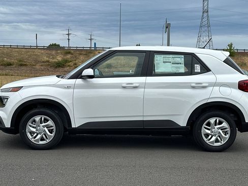 Used 2026 Hyundai Venue SE FWD image 6