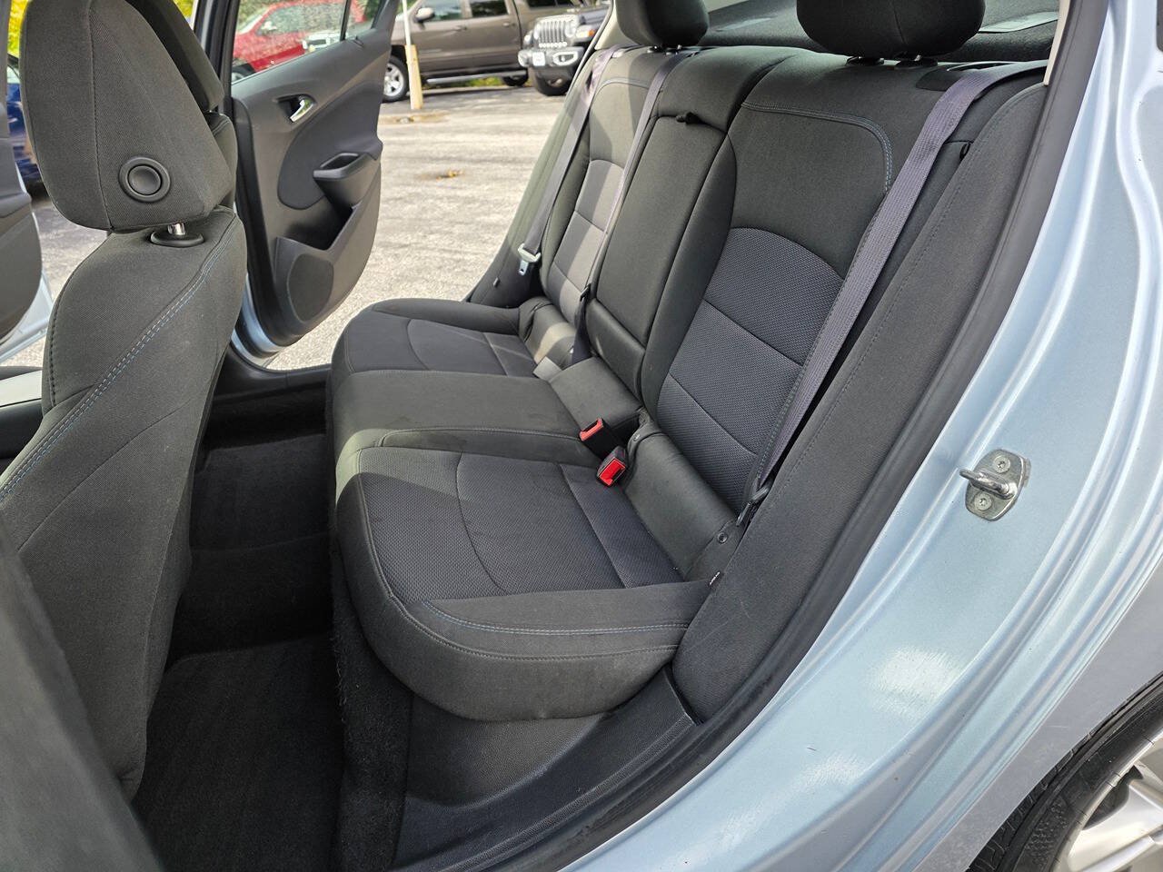 Used 2017 Chevrolet Cruze LT w/ Convenience Package FWD image 15