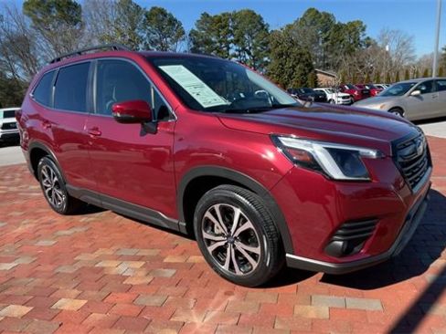 Used 2023 Subaru Forester Limited image 3