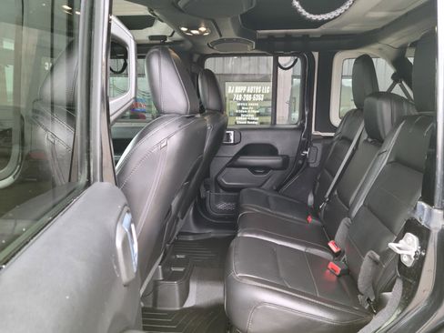 Used 2021 Jeep Wrangler Unlimited Sahara image 15