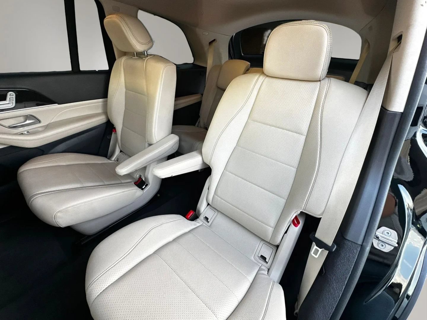 Used 2020 Mercedes-Benz GLS 450 4MATIC image 18