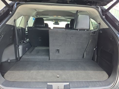 Used 2022 Toyota Highlander XLE image 23