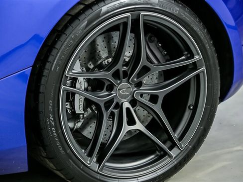 Used 2019 McLaren 720S Performance RWD image 19