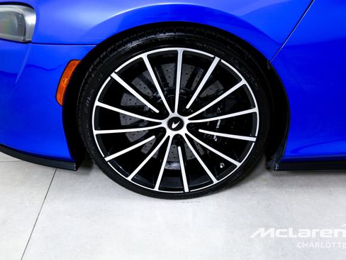 Used 2021 McLaren GT image 27