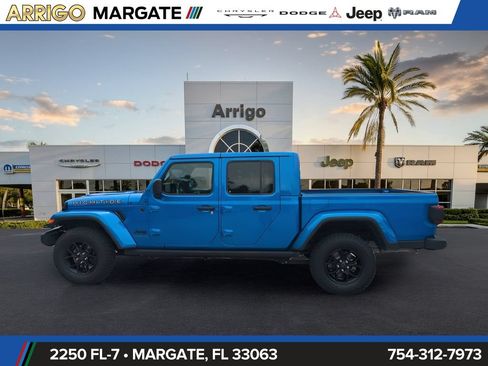 Used 2024 Jeep Gladiator Sport AWD/4WD image 9