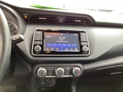 Used 2024 Nissan Kicks S image 6