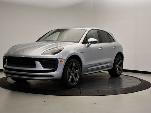 Certified 2026 Porsche Macan AWD/4WD image 1