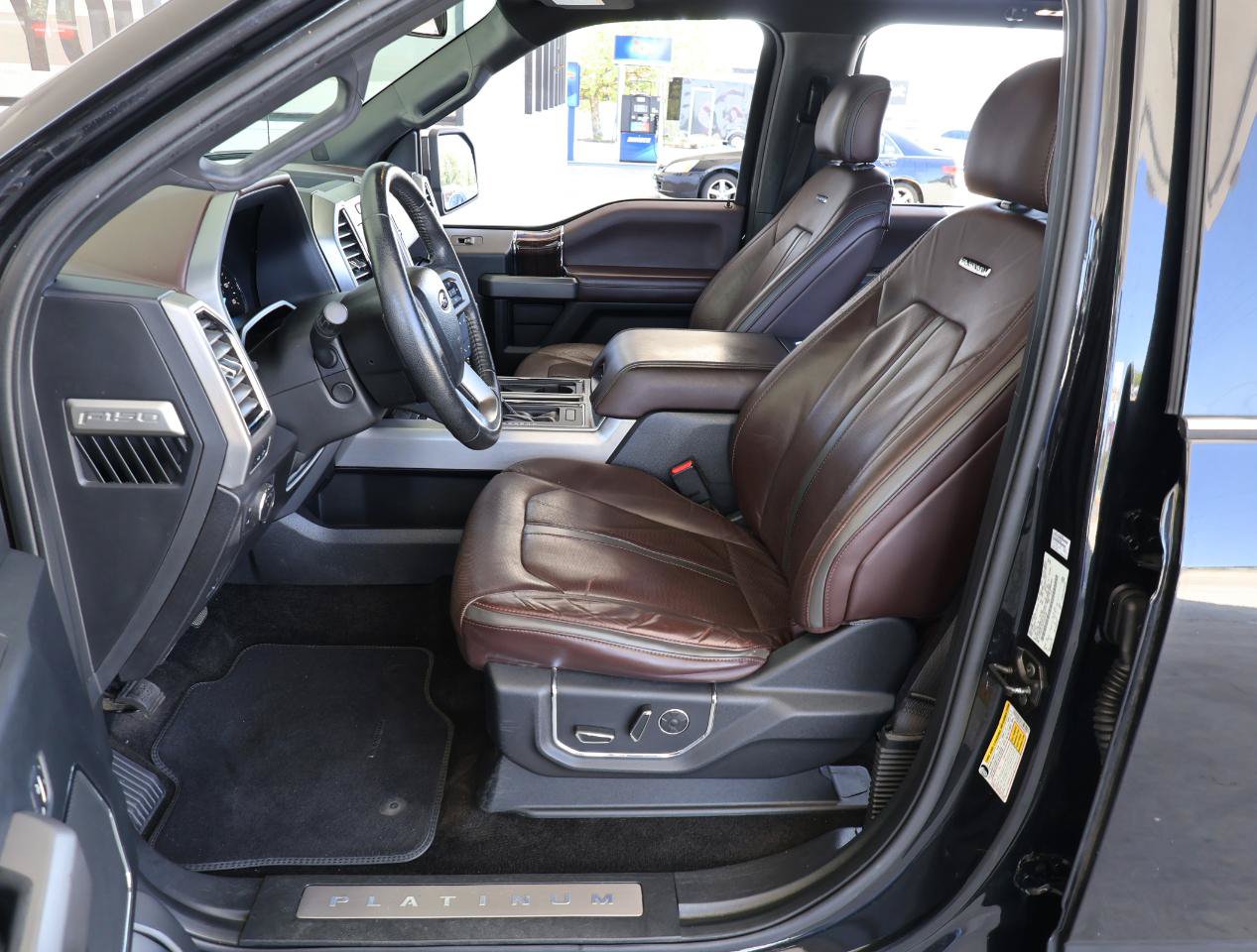 Used 2015 Ford F150 Platinum w/ Equipment Group 701A Luxury AWD/4WD image 13