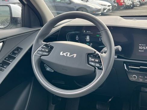 Certified 2024 Kia Niro EX image 16