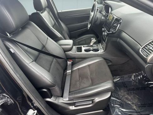 Used 2021 Jeep Grand Cherokee Laredo X AWD/4WD image 29