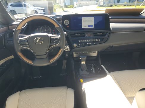 Certified 2024 Lexus ES 350 Ultra Luxury w/ Accessory Package (Z1) image 10