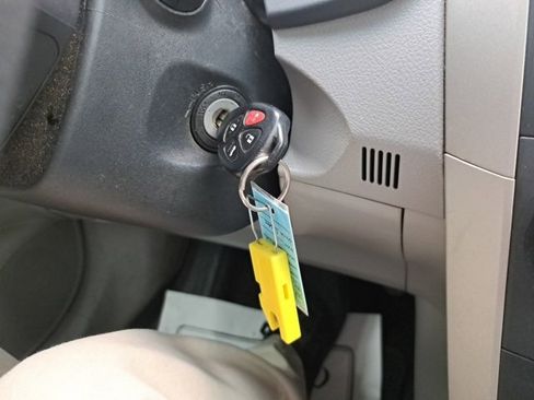 Used 2013 Toyota Corolla L image 21