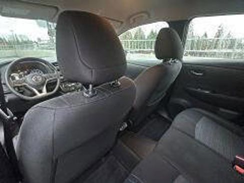 Used 2022 Nissan Leaf S image 25