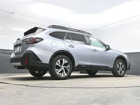 Used 2021 Subaru Outback Limited image 34