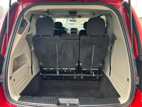 Used 2013 Dodge Grand Caravan SXT image 29
