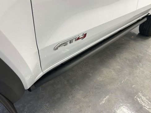 Used 2025 GMC Canyon AT4 AWD/4WD image 9