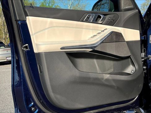 New 2026 BMW X5 xDrive50e image 9