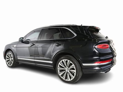 Certified 2022 Bentley Bentayga image 13