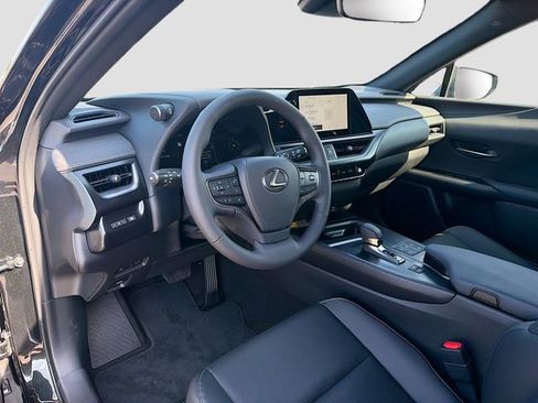New 2026 Lexus UX 300h FWD image 25