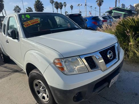 Used 2014 Nissan Frontier S image 1